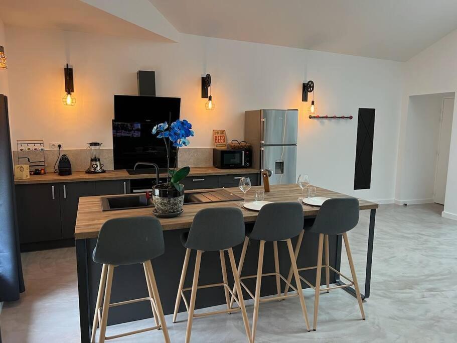 Loft Design Apartment Lapalud Exterior photo